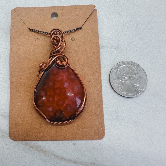 Fossil coral wire wrapped necklace - Picture 3 of 3